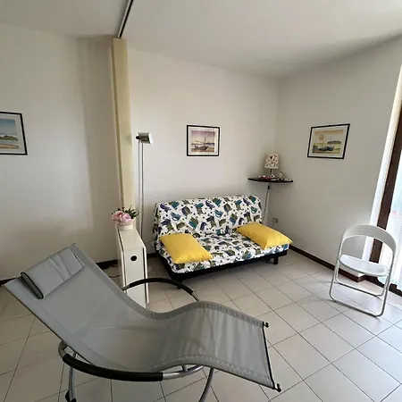 Sapore Di Mare Apartment *