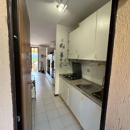 Sapore Di Mare Apartment *